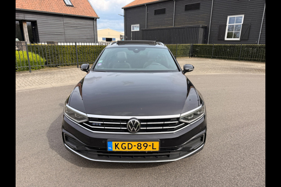 Volkswagen Passat Variant 1.4 TSI PHEV GTE PANORAMDAK VIRTUAL COCKPIT LEER NAVI CAMERA IQ-MATRIX ELECTR-TREKHAAK
