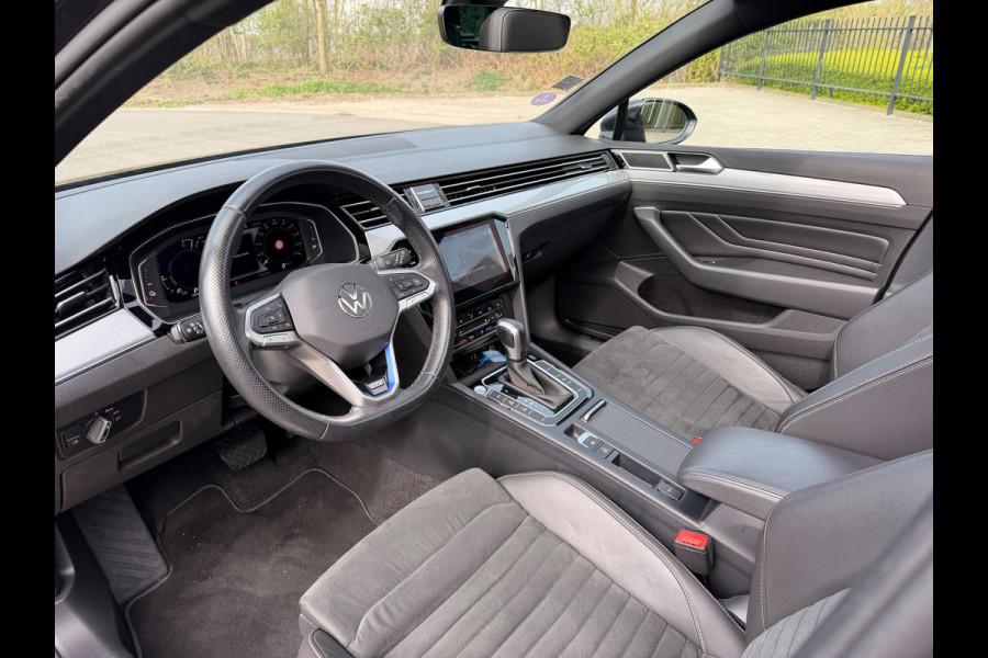 Volkswagen Passat Variant 1.4 TSI PHEV GTE PANORAMDAK VIRTUAL COCKPIT LEER NAVI CAMERA IQ-MATRIX ELECTR-TREKHAAK