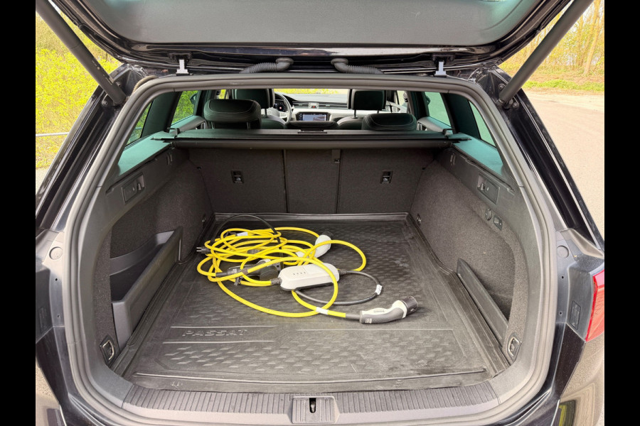 Volkswagen Passat Variant 1.4 TSI PHEV GTE PANORAMDAK VIRTUAL COCKPIT LEER NAVI CAMERA IQ-MATRIX ELECTR-TREKHAAK