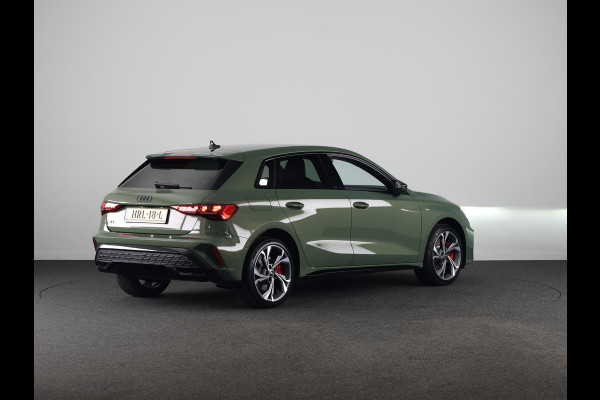 Audi A3 Sportback 45 TFSI e S edition Competition 245pk | Navigatie | Sonos Audio | Keyless | 18 inch Lichtmetalen velgen |