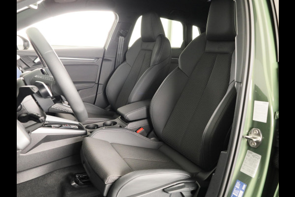 Audi A3 Sportback 45 TFSI e S edition Competition 245pk | Navigatie | Sonos Audio | Keyless | 18 inch Lichtmetalen velgen |