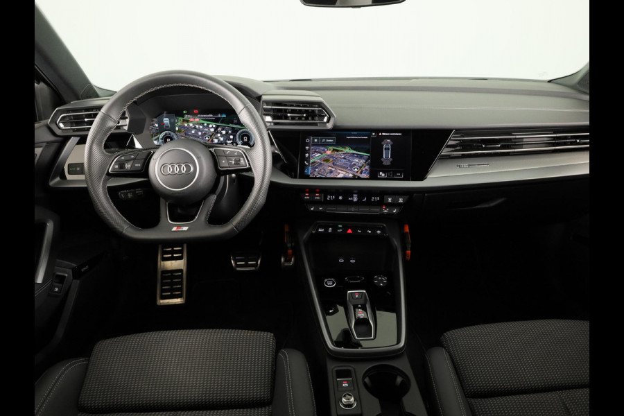 Audi A3 Sportback 45 TFSI e S edition Competition 245pk | Navigatie | Sonos Audio | Keyless | 18 inch Lichtmetalen velgen |