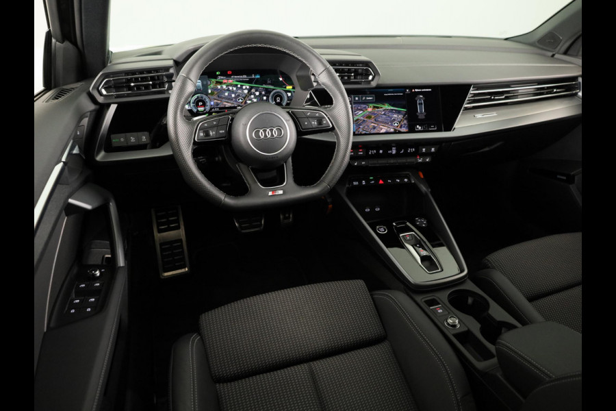 Audi A3 Sportback 45 TFSI e S edition Competition 245pk | Navigatie | Sonos Audio | Keyless | 18 inch Lichtmetalen velgen |