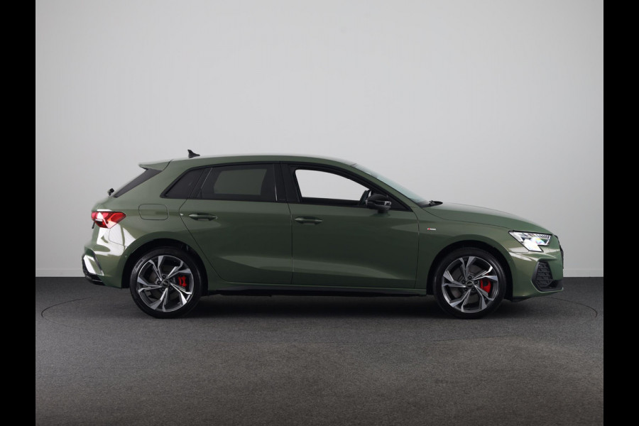 Audi A3 Sportback 45 TFSI e S edition Competition 245pk | Navigatie | Sonos Audio | Keyless | 18 inch Lichtmetalen velgen |
