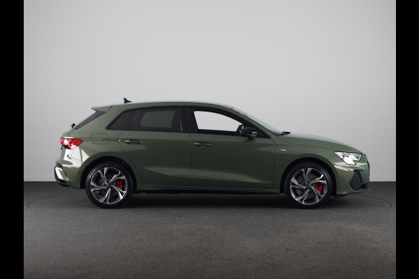 Audi A3 Sportback 45 TFSI e S edition Competition 245pk | Navigatie | Sonos Audio | Keyless | 18 inch Lichtmetalen velgen |