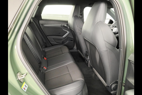 Audi A3 Sportback 45 TFSI e S edition Competition 245pk | Navigatie | Sonos Audio | Keyless | 18 inch Lichtmetalen velgen |