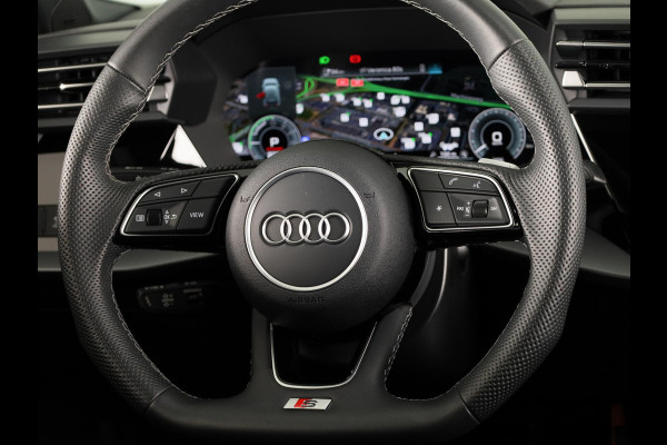 Audi A3 Sportback 45 TFSI e S edition Competition 245pk | Navigatie | Sonos Audio | Keyless | 18 inch Lichtmetalen velgen |