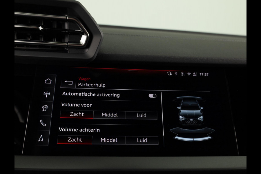 Audi A3 Sportback 45 TFSI e S edition Competition 245pk | Navigatie | Sonos Audio | Keyless | 18 inch Lichtmetalen velgen |