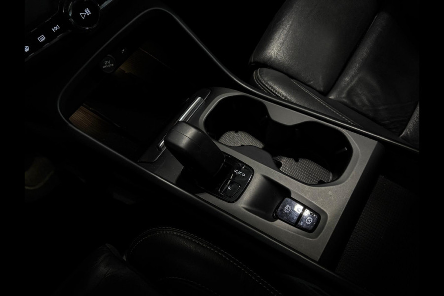 Volvo XC40 T4 Aut. Plug-in Hybrid Leder Parkeercamera 211pk