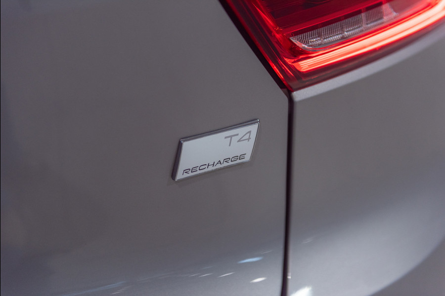 Volvo XC40 T4 Aut. Plug-in Hybrid Leder Parkeercamera 211pk