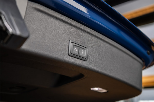 Audi A4 Avant 45 TFSI quattro S edition Competition - S Line | Panorama | RS Seats | Massage | 360 Camera