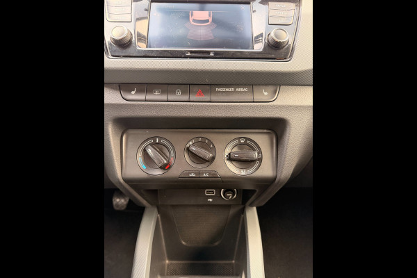 Škoda Fabia 1.0 Stoelverwarming Parkdistancecontrole Dealer Onderhouden