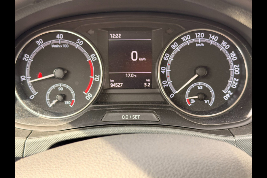 Škoda Fabia 1.0 Stoelverwarming Parkdistancecontrole Dealer Onderhouden