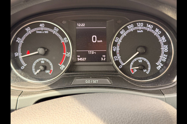 Škoda Fabia 1.0 Stoelverwarming Parkdistancecontrole Dealer Onderhouden