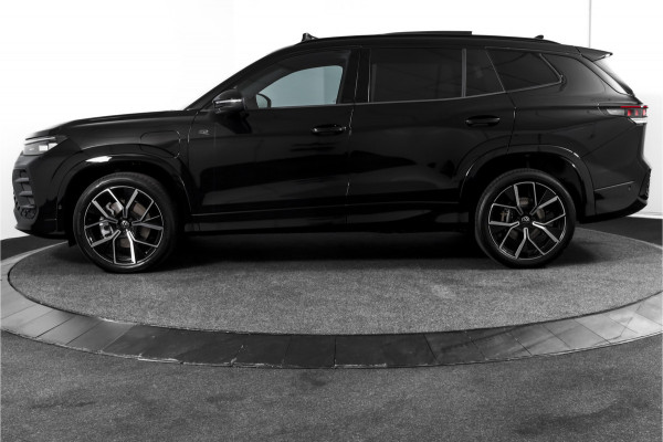 Volkswagen Tayron 1.5 eHybrid 272 PK R-Line Edition | Black Style Pakket | S/K-Panodak | Elek. Trekhaak | Dig. Cockpit | Adapt. Cruise | Stoel-+Stuurverw. | Camera | App. Connect | ECC | Elek. Klep | LM 20" | 5694