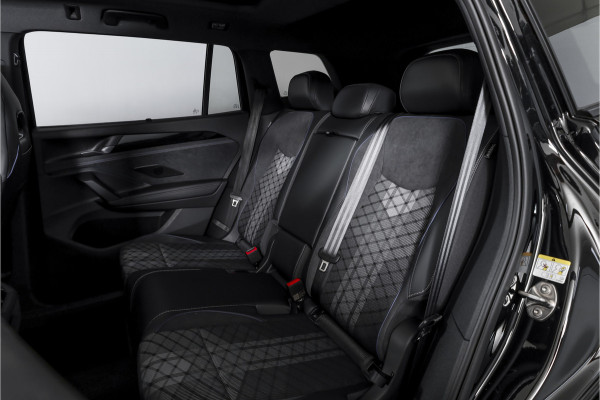 Volkswagen Tayron 1.5 eHybrid 272 PK R-Line Edition | Black Style Pakket | S/K-Panodak | Elek. Trekhaak | Dig. Cockpit | Adapt. Cruise | Stoel-+Stuurverw. | Camera | App. Connect | ECC | Elek. Klep | LM 20" | 5694