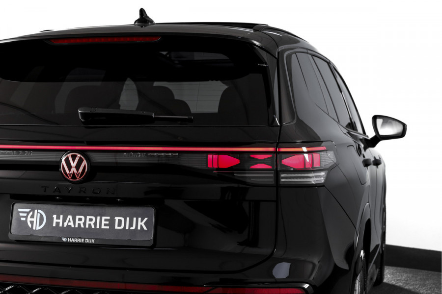 Volkswagen Tayron 1.5 eHybrid 272 PK R-Line Edition | Black Style Pakket | S/K-Panodak | Elek. Trekhaak | Dig. Cockpit | Adapt. Cruise | Stoel-+Stuurverw. | Camera | App. Connect | ECC | Elek. Klep | LM 20" | 5694