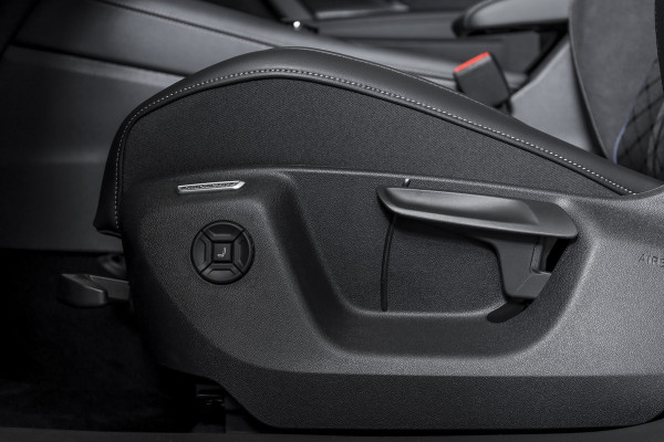 Volkswagen Tayron 1.5 eHybrid 272 PK R-Line Edition | Black Style Pakket | S/K-Panodak | Elek. Trekhaak | Dig. Cockpit | Adapt. Cruise | Stoel-+Stuurverw. | Camera | App. Connect | ECC | Elek. Klep | LM 20" | 5694