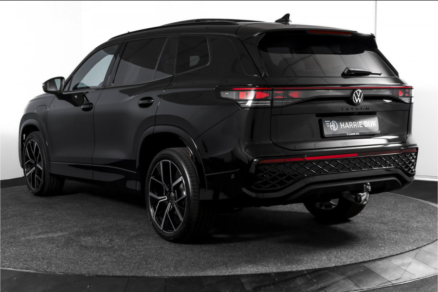 Volkswagen Tayron 1.5 eHybrid 272 PK R-Line Edition | Black Style Pakket | S/K-Panodak | Elek. Trekhaak | Dig. Cockpit | Adapt. Cruise | Stoel-+Stuurverw. | Camera | App. Connect | ECC | Elek. Klep | LM 20" | 5694