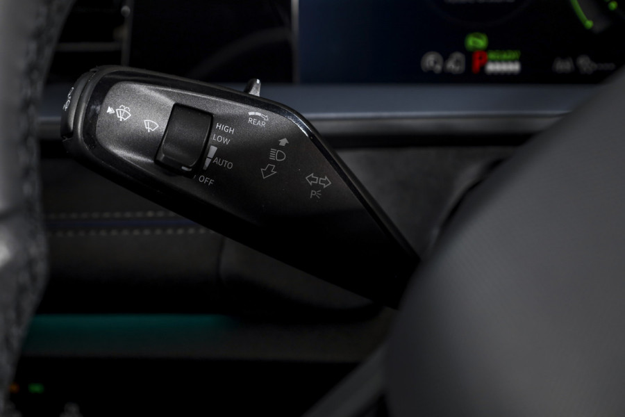 Volkswagen Tayron 1.5 eHybrid 272 PK R-Line Edition | Black Style Pakket | S/K-Panodak | Elek. Trekhaak | Dig. Cockpit | Adapt. Cruise | Stoel-+Stuurverw. | Camera | App. Connect | ECC | Elek. Klep | LM 20" | 5694