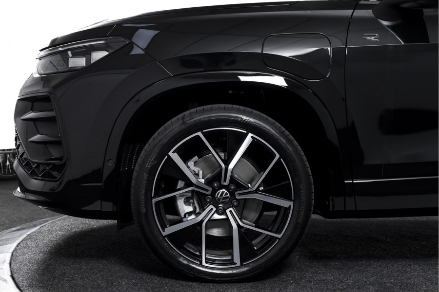 Volkswagen Tayron 1.5 eHybrid 272 PK R-Line Edition | Black Style Pakket | S/K-Panodak | Elek. Trekhaak | Dig. Cockpit | Adapt. Cruise | Stoel-+Stuurverw. | Camera | App. Connect | ECC | Elek. Klep | LM 20" | 5694
