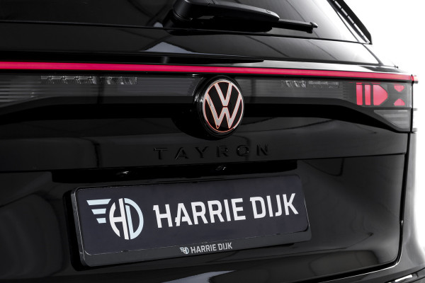 Volkswagen Tayron 1.5 eHybrid 272 PK R-Line Edition | Black Style Pakket | S/K-Panodak | Elek. Trekhaak | Dig. Cockpit | Adapt. Cruise | Stoel-+Stuurverw. | Camera | App. Connect | ECC | Elek. Klep | LM 20" | 5694
