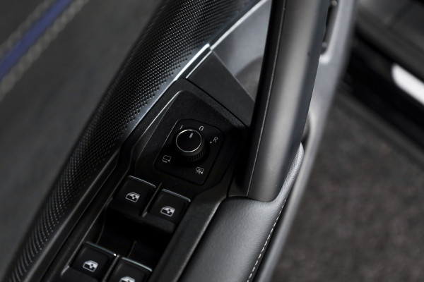 Volkswagen Tayron 1.5 eHybrid 272 PK R-Line Edition | Black Style Pakket | S/K-Panodak | Elek. Trekhaak | Dig. Cockpit | Adapt. Cruise | Stoel-+Stuurverw. | Camera | App. Connect | ECC | Elek. Klep | LM 20" | 5694