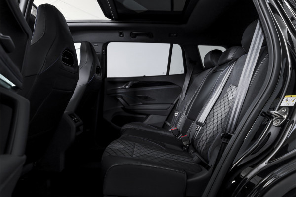 Volkswagen Tayron 1.5 eHybrid 272 PK R-Line Edition | Black Style Pakket | S/K-Panodak | Elek. Trekhaak | Dig. Cockpit | Adapt. Cruise | Stoel-+Stuurverw. | Camera | App. Connect | ECC | Elek. Klep | LM 20" | 5694