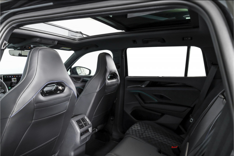 Volkswagen Tayron 1.5 eHybrid 272 PK R-Line Edition | Black Style Pakket | S/K-Panodak | Elek. Trekhaak | Dig. Cockpit | Adapt. Cruise | Stoel-+Stuurverw. | Camera | App. Connect | ECC | Elek. Klep | LM 20" | 5694