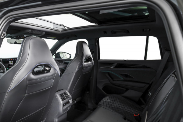 Volkswagen Tayron 1.5 eHybrid 272 PK R-Line Edition | Black Style Pakket | S/K-Panodak | Elek. Trekhaak | Dig. Cockpit | Adapt. Cruise | Stoel-+Stuurverw. | Camera | App. Connect | ECC | Elek. Klep | LM 20" | 5694