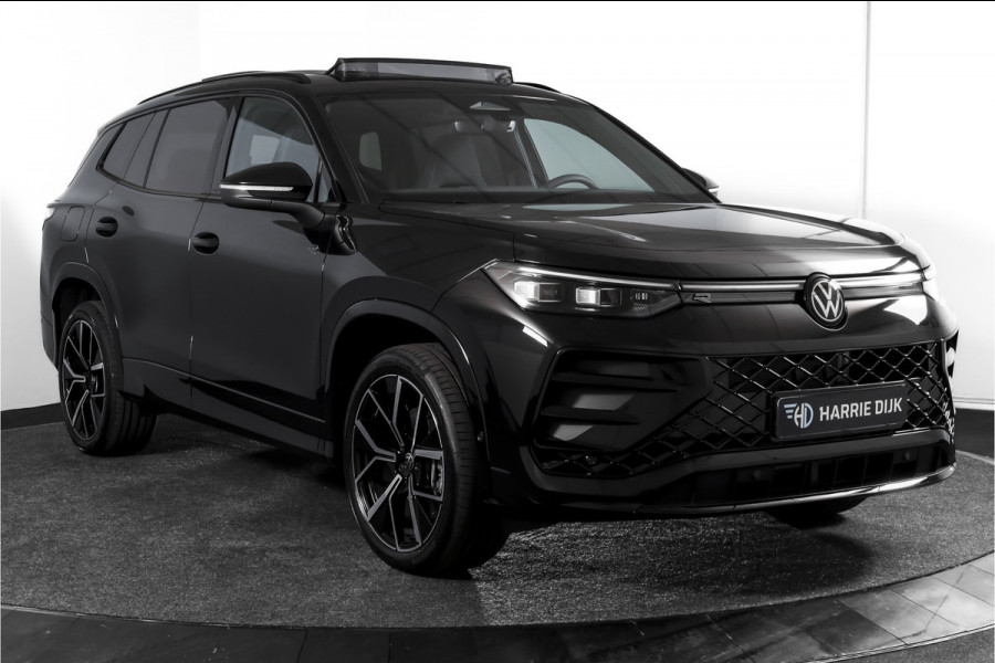 Volkswagen Tayron 1.5 eHybrid 272 PK R-Line Edition | Black Style Pakket | S/K-Panodak | Elek. Trekhaak | Dig. Cockpit | Adapt. Cruise | Stoel-+Stuurverw. | Camera | App. Connect | ECC | Elek. Klep | LM 20" | 5694