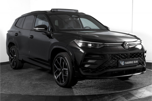 Volkswagen Tayron 1.5 eHybrid 272 PK R-Line Edition | Black Style Pakket | S/K-Panodak | Elek. Trekhaak | Dig. Cockpit | Adapt. Cruise | Stoel-+Stuurverw. | Camera | App. Connect | ECC | Elek. Klep | LM 20" | 5694