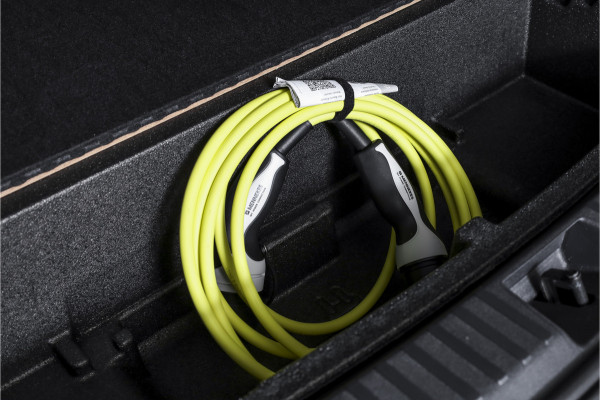 Volkswagen Tayron 1.5 eHybrid 272 PK R-Line Edition | Black Style Pakket | S/K-Panodak | Elek. Trekhaak | Dig. Cockpit | Adapt. Cruise | Stoel-+Stuurverw. | Camera | App. Connect | ECC | Elek. Klep | LM 20" | 5694