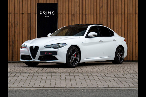 Alfa Romeo Giulia 2.0T Sprint 300pk | Veloce stoelen | Pano-dak | CarPlay | 19 inch