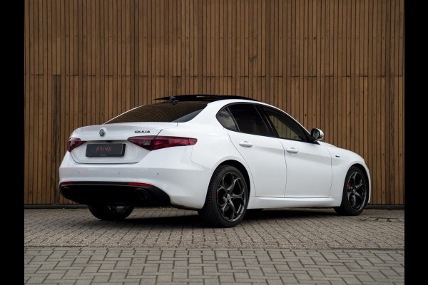 Alfa Romeo Giulia 2.0T Sprint 300pk | Veloce stoelen | Pano-dak | CarPlay | 19 inch