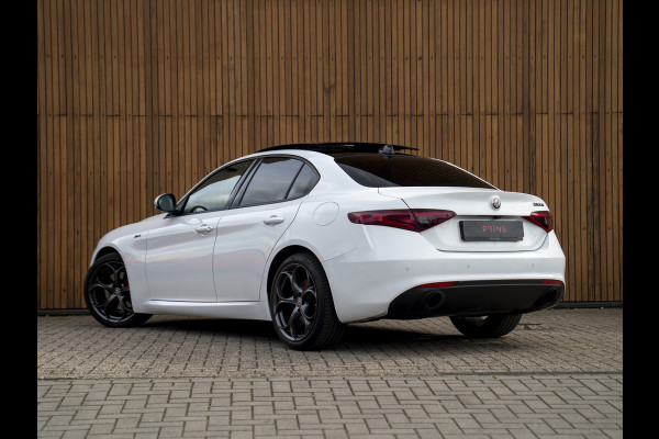 Alfa Romeo Giulia 2.0T Sprint 300pk | Veloce stoelen | Pano-dak | CarPlay | 19 inch