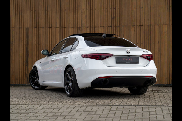Alfa Romeo Giulia 2.0T Sprint 300pk | Veloce stoelen | Pano-dak | CarPlay | 19 inch