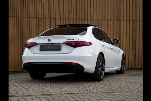 Alfa Romeo Giulia 2.0T Sprint 300pk | Veloce stoelen | Pano-dak | CarPlay | 19 inch