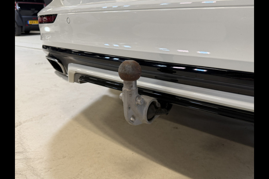 Volvo V60 2.0 T8 Recharge AWD R-Design | Elektr. trekhaak | Camera | Stoel/stuurverwarming | Carplay | Adaptive cruise