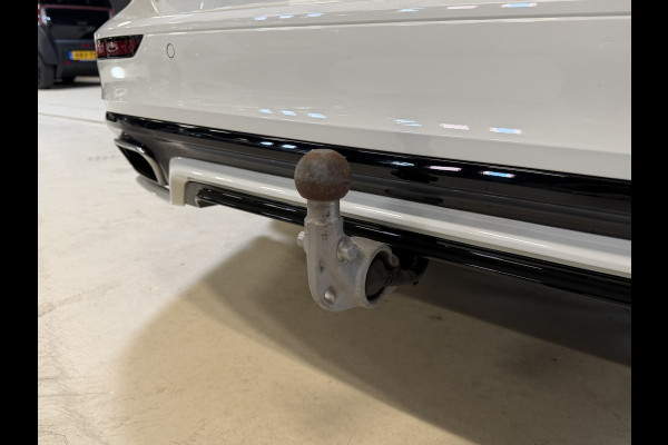 Volvo V60 2.0 T8 Recharge AWD R-Design | Elektr. trekhaak | Camera | Stoel/stuurverwarming | Carplay | Adaptive cruise