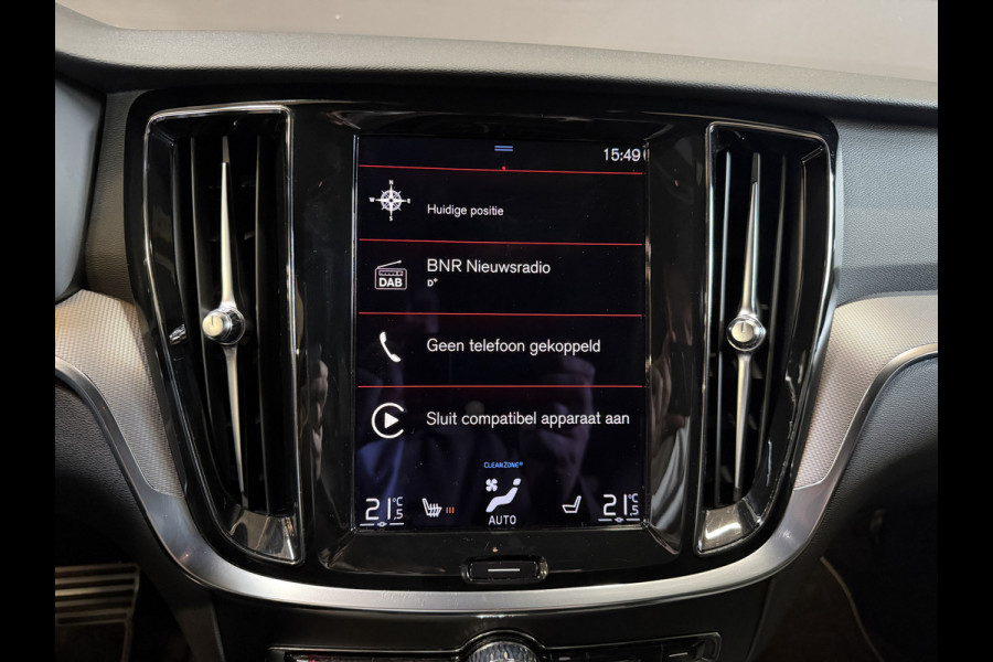 Volvo V60 2.0 T8 Recharge AWD R-Design | Elektr. trekhaak | Camera | Stoel/stuurverwarming | Carplay | Adaptive cruise