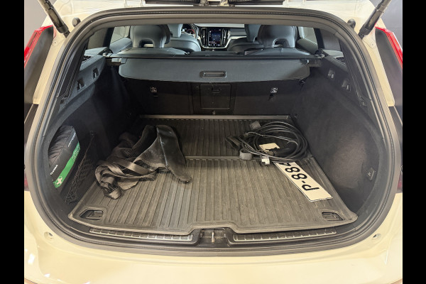 Volvo V60 2.0 T8 Recharge AWD R-Design | Elektr. trekhaak | Camera | Stoel/stuurverwarming | Carplay | Adaptive cruise