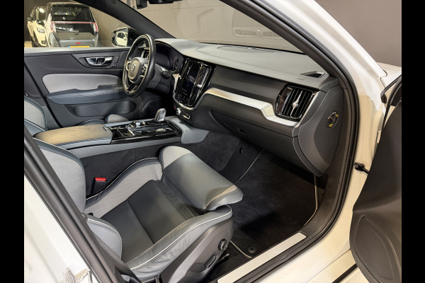 Volvo V60 2.0 T8 Recharge AWD R-Design | Elektr. trekhaak | Camera | Stoel/stuurverwarming | Carplay | Adaptive cruise