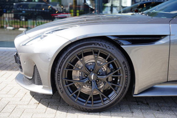 Aston Martin DB12 4.0 V8 / BTW / NEW SERVICE / NL AUTO