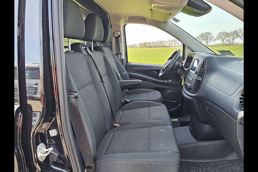 Mercedes-Benz eVito 66 kWh LED Bumpers-Kleur Lm-Velgen 286KM WLTP Snelladen Achterdeuren!
