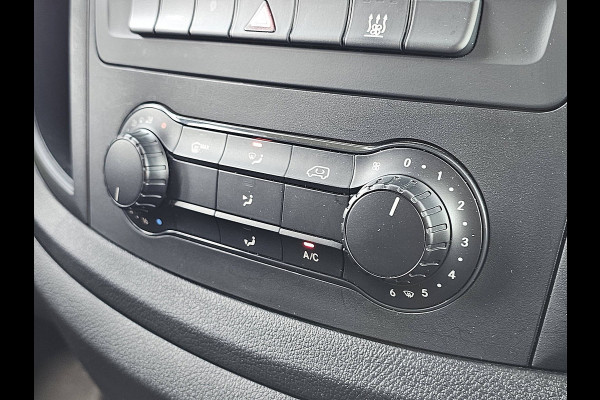 Mercedes-Benz eVito 66 kWh LED Bumpers-Kleur Lm-Velgen 286KM WLTP Snelladen Achterdeuren!