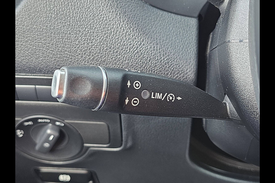 Mercedes-Benz eVito 66 kWh LED Bumpers-Kleur Lm-Velgen 286KM WLTP Snelladen Achterdeuren!