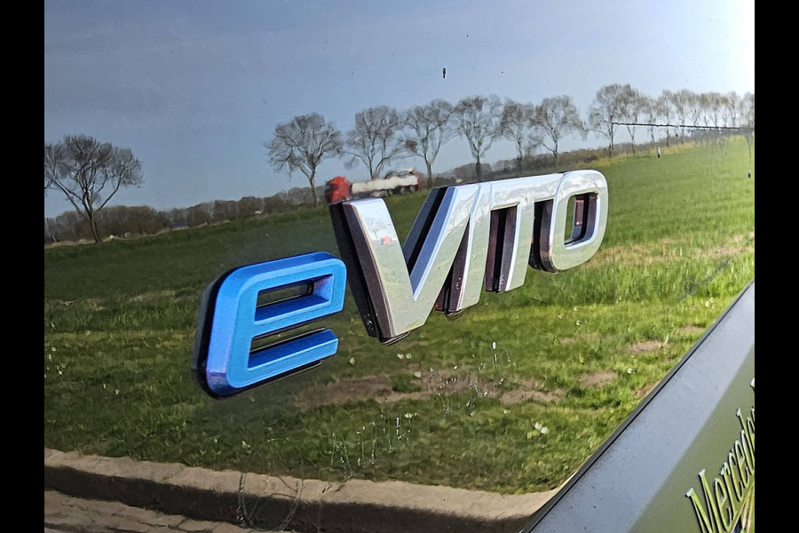 Mercedes-Benz eVito 66 kWh LED Bumpers-Kleur Lm-Velgen 286KM WLTP Snelladen Achterdeuren!