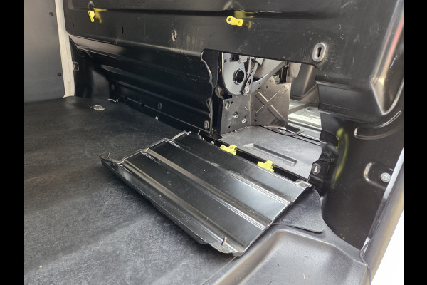 Peugeot e-Expert Long L3 75 kWh Xenon Stoelverwarming Airco Achteruitrijcamera