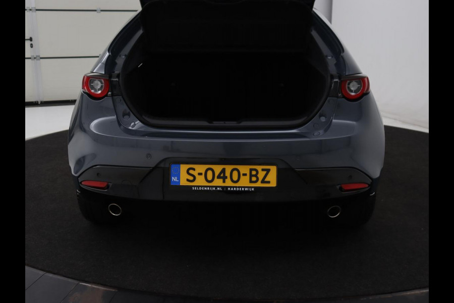 Mazda 3 2.0 e-SkyActiv-G M Hybrid 150 Homura | Stoelverwarming | Head-Up | Adaptive cruise | Camera | Carplay | Keyless | Full LED | Navigatie | Dodehoek detectie | 58.800km NAP | Origineel NL